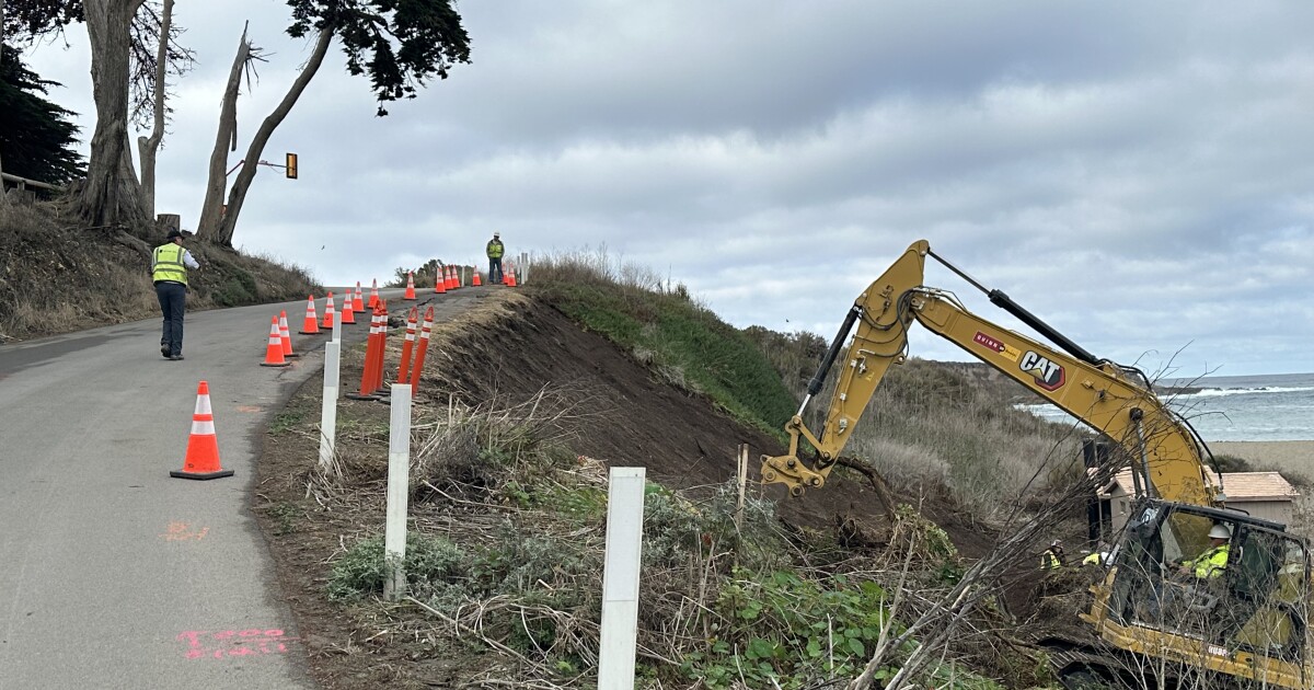 Here's what construction crews are doing to the road at Spooner's Cove