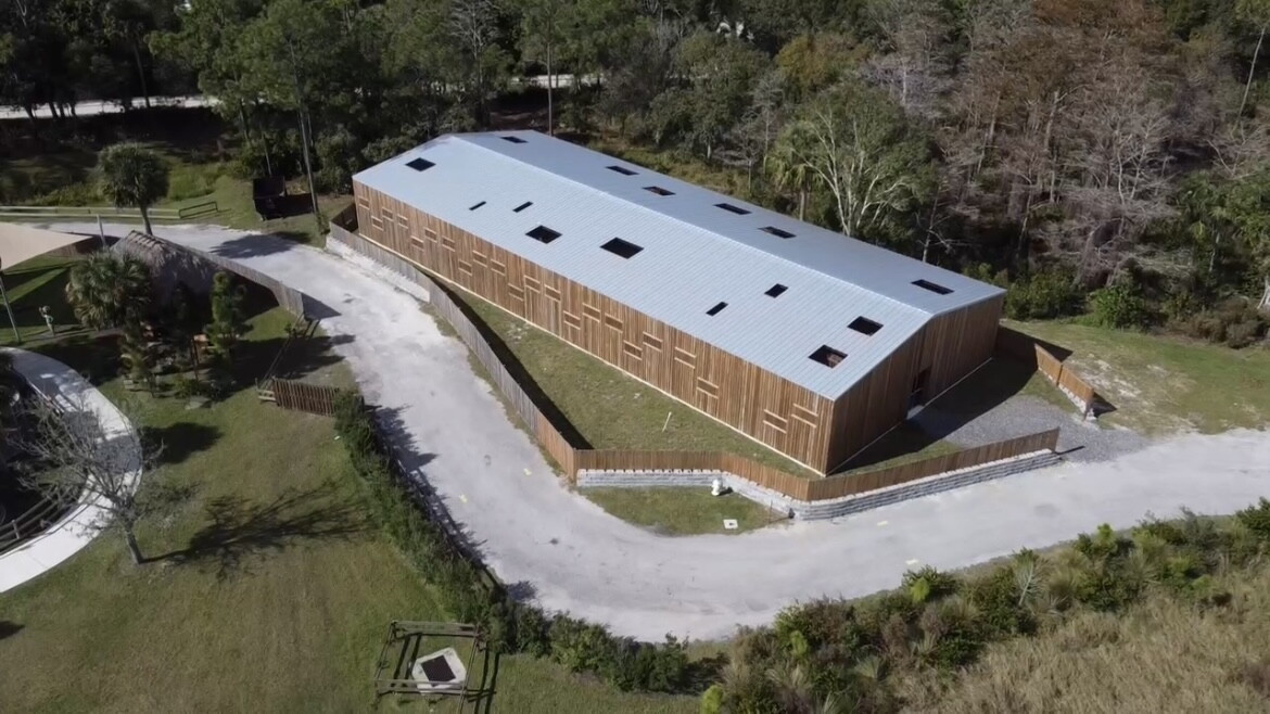 Busch Wildlife rehabilitation flight complex