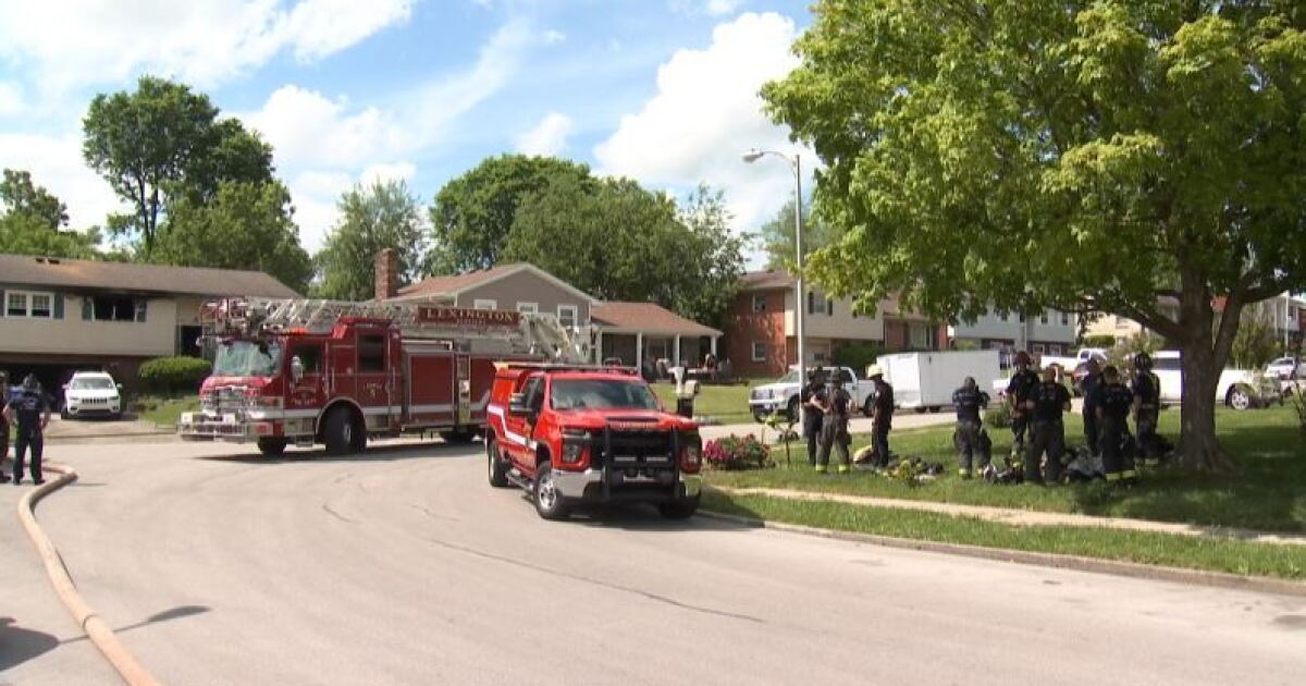 Firefighter, resident taken to hospital after Lexington house fire - Vimarsana News