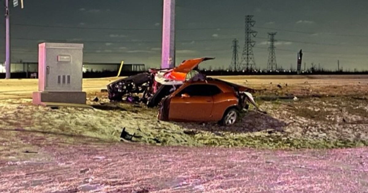 1 dead in southwest side crash Monday morning, another arrested for OWI