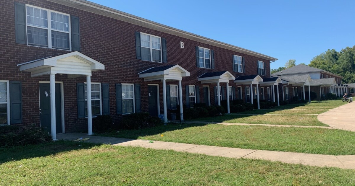 Waverly neighbors stuck paying full rent for 'unlivable' homes