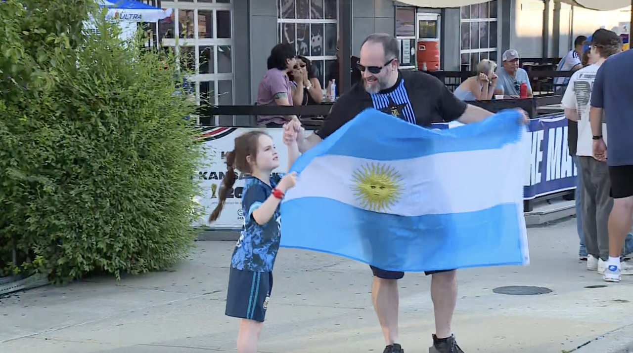 Argentina fans at Café Corazón.png