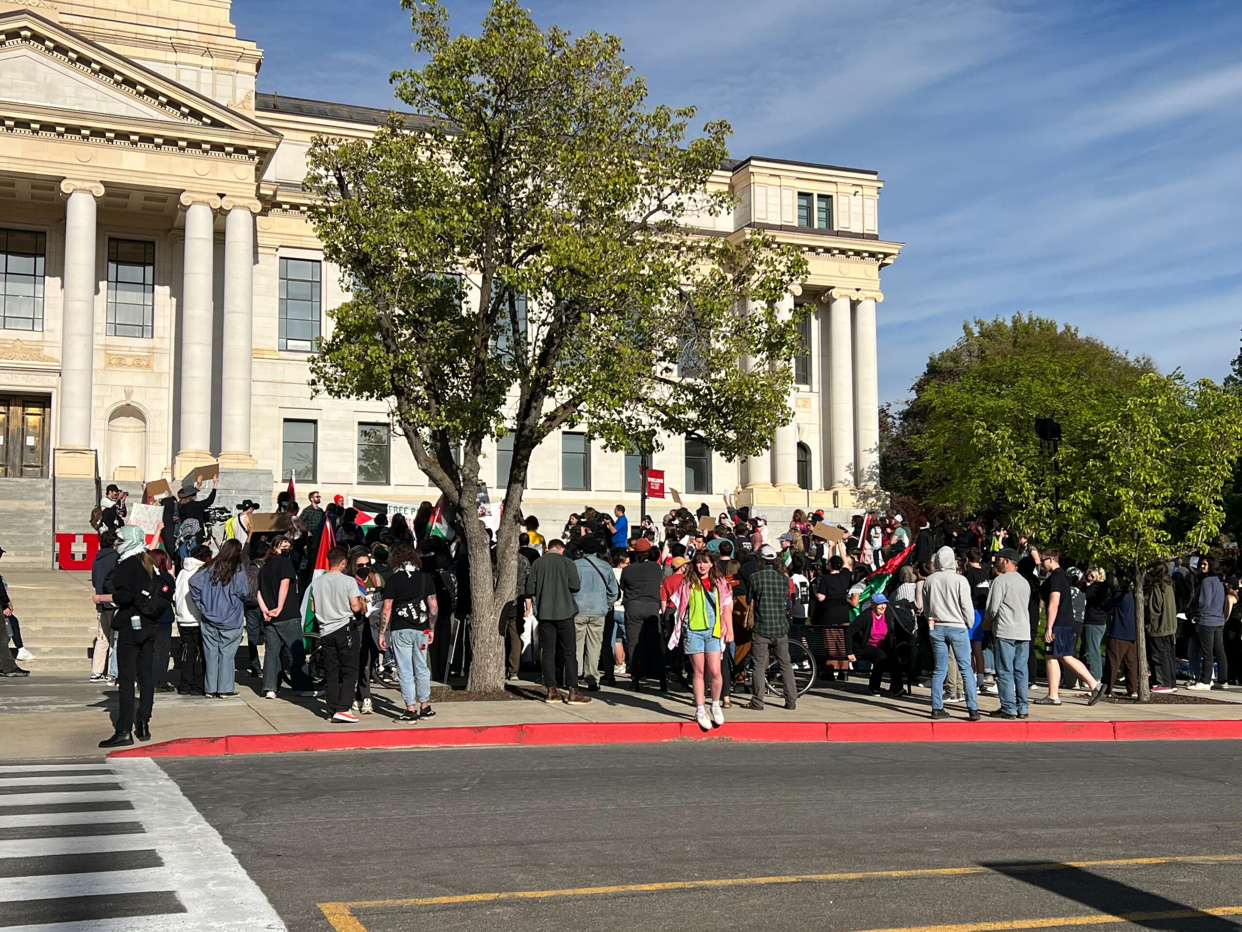 Demonstration moves from U of U campus to SL Co. Jail after protester's ...