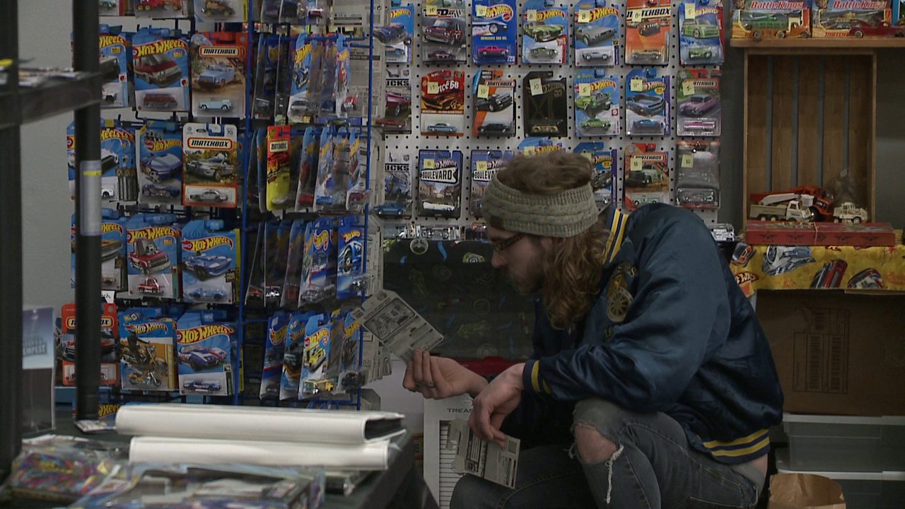 More than 1,000 people shop collectibles at Grand Rapids Toy Show