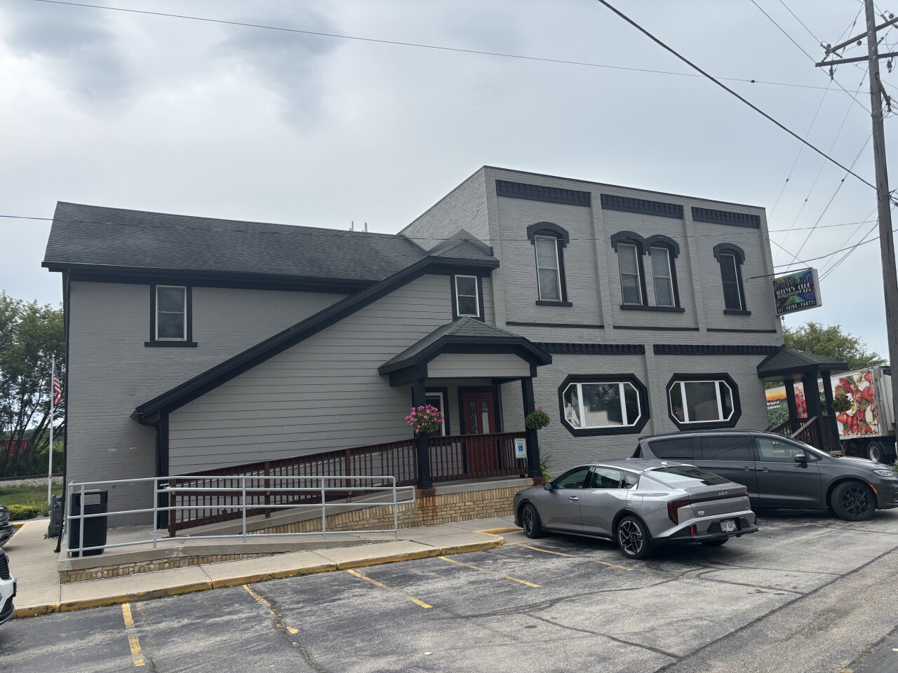 Community mourns loss of 2 people killed in Slinger motorcycle crash near beloved local bar