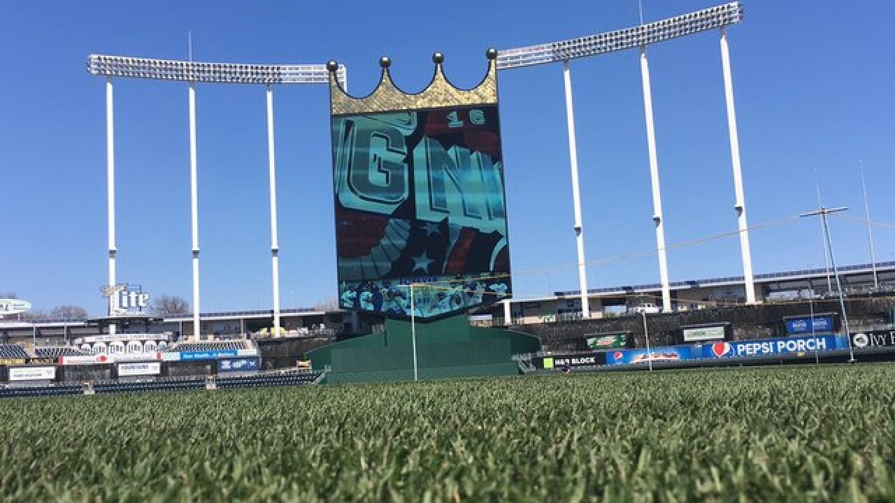 Back in blue: KC celebrates Royals Home Opener