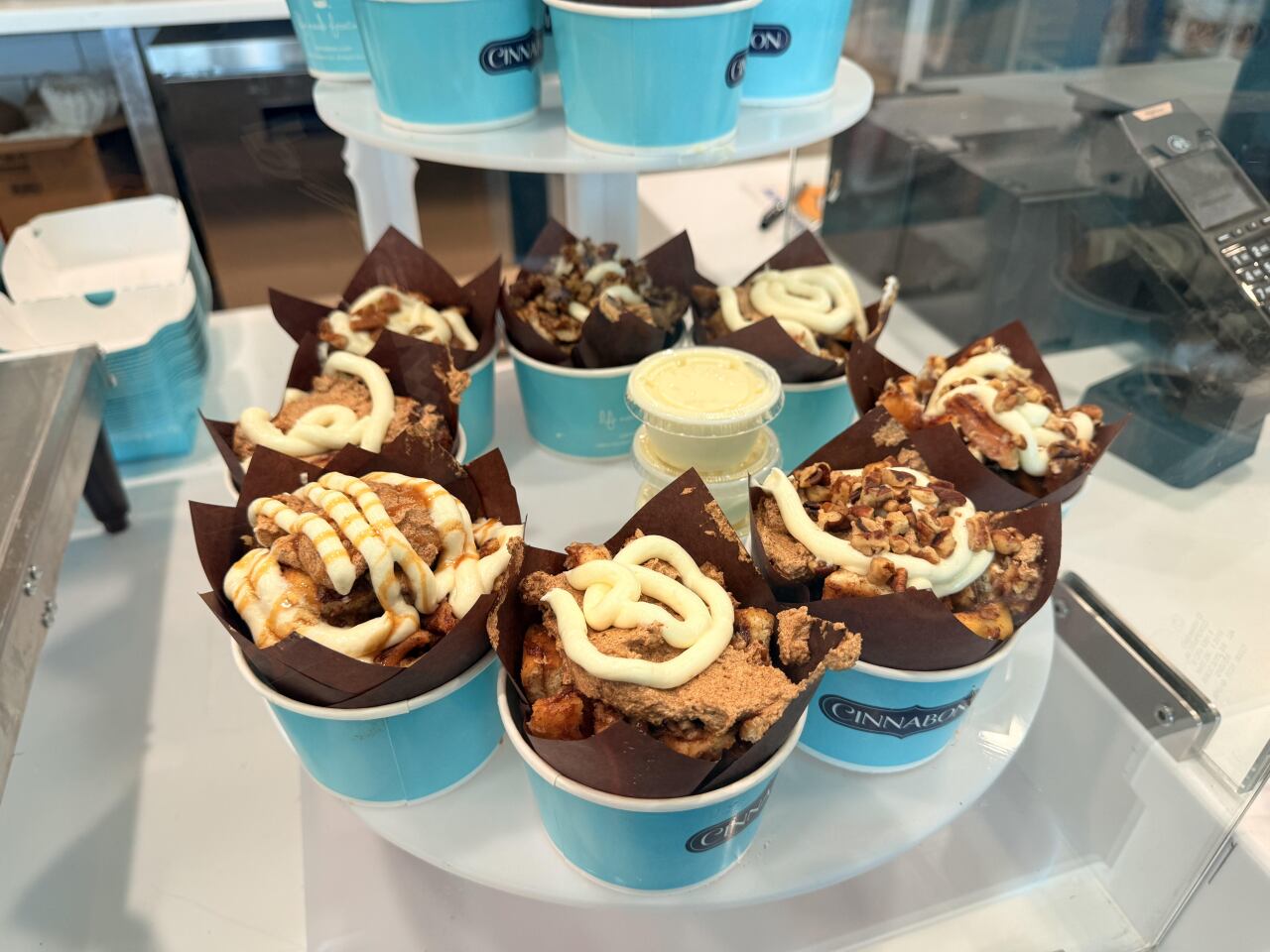 Cinnabon and Auntie Anne's MKE airport