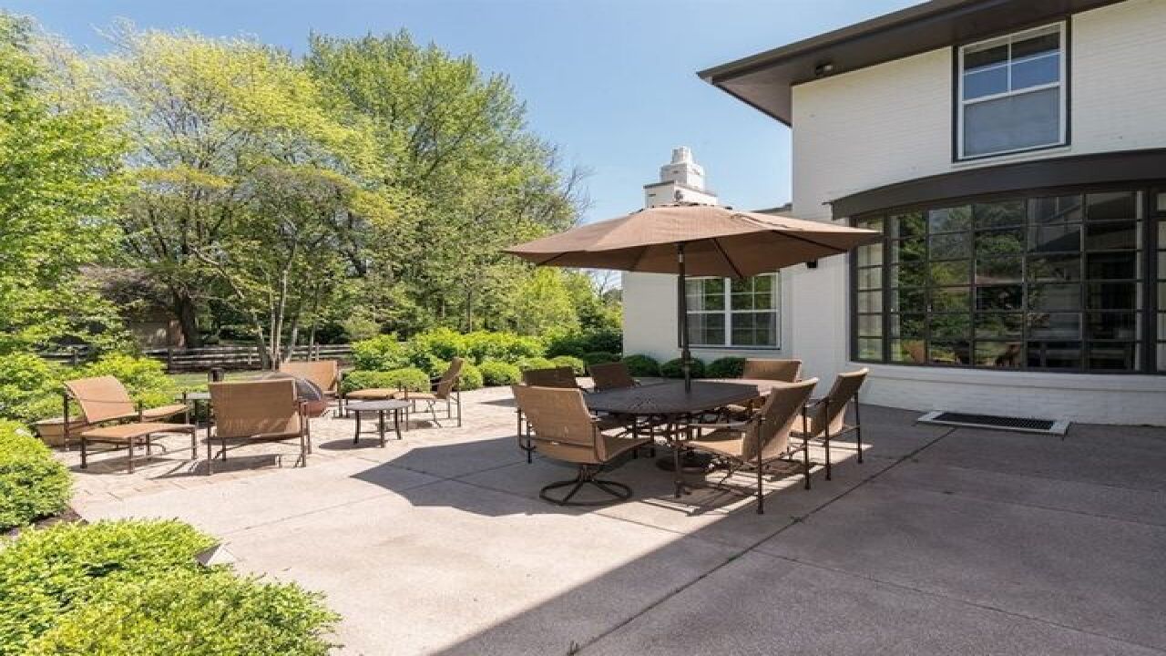 GALLERY: Matt Hasselbeck selling 1.5M Indy house