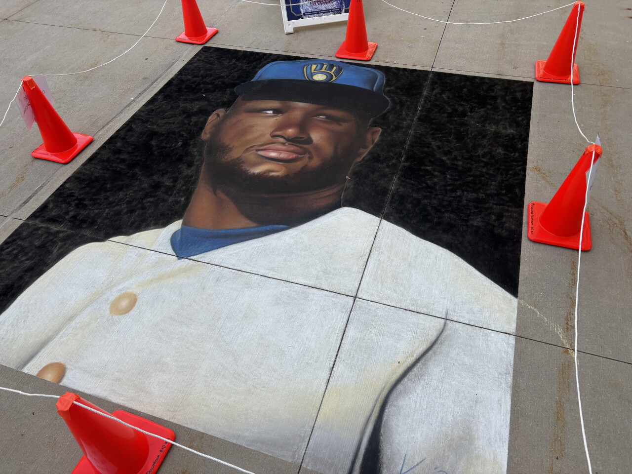 Milwaukee artist turns Brewers fever into sidewalk chalk masterpiece