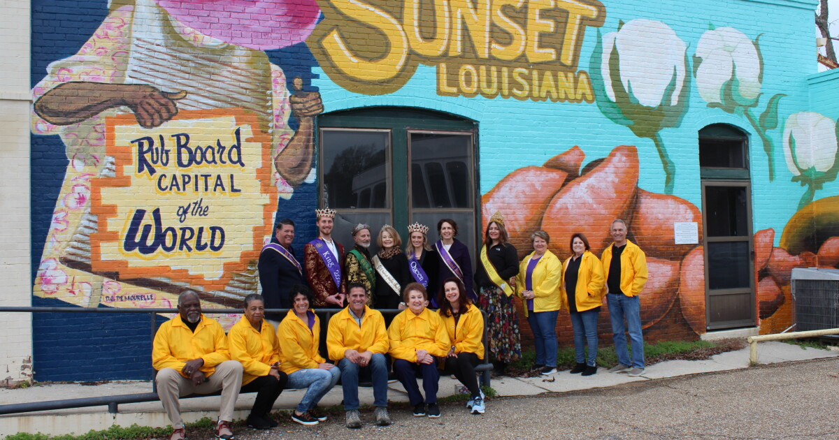 Sunset Mardi Gras Association raises the flag - Vimarsana News