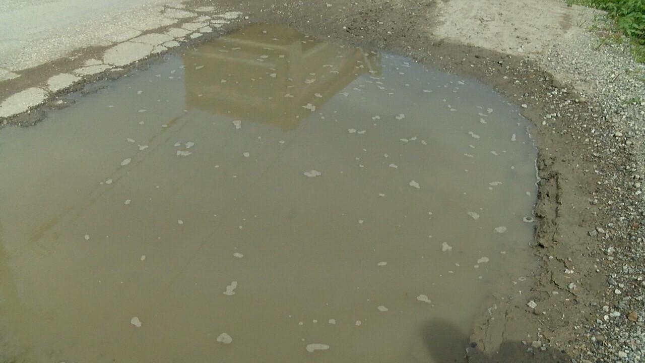 lake road pothole 5.jpg