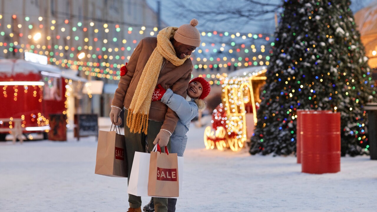 Full,Length,Portrait,Of,Happy,Black,Girl,With,Father,Having
