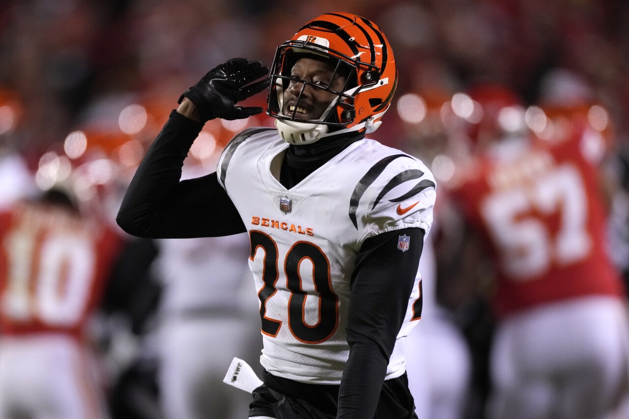Cincinnati Bengals cornerback Eli Apple celebrates fumble recovery at Kansas City Chiefs during AFC Championship, Jan. 29, 2023
