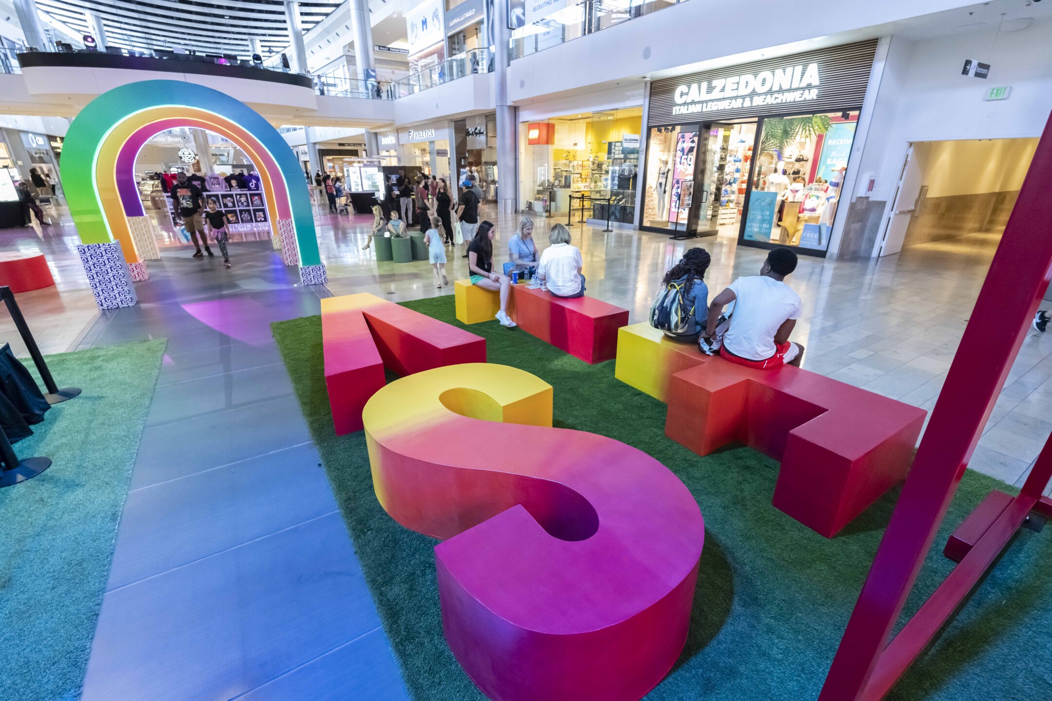 Fashion Show Mall announces 'Summer Vibes' activation with art installations and events.