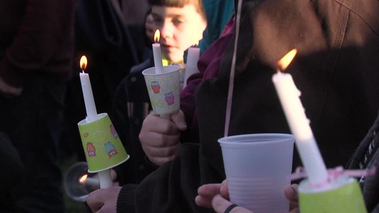 GALLERY: Candlelight vigil for Shaylyn Ammerman