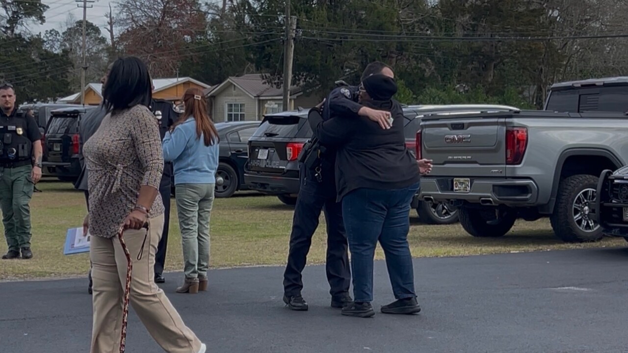 hahira officer viewing 