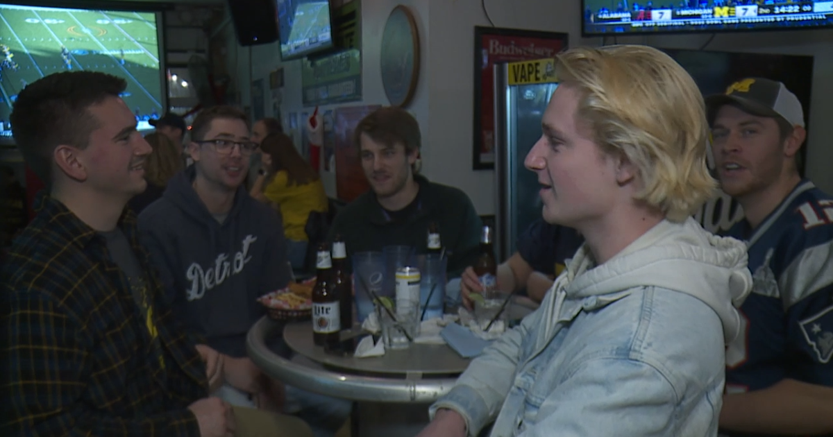 Fans come together to watch highly anticipated Michigan vs. Alabama game - Vimarsana News