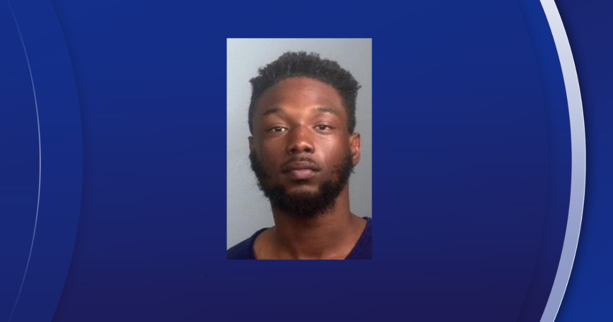 Manatee County deputies looking for attempted murder suspect