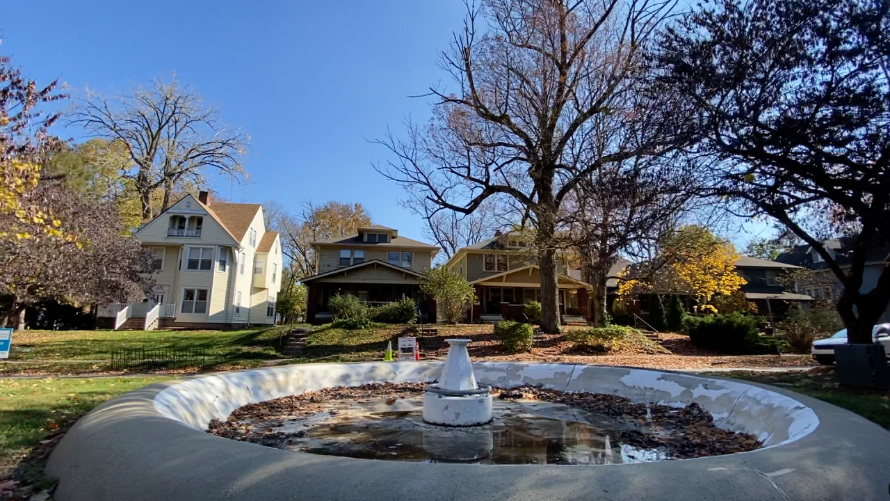 Fountain that needs restored.png