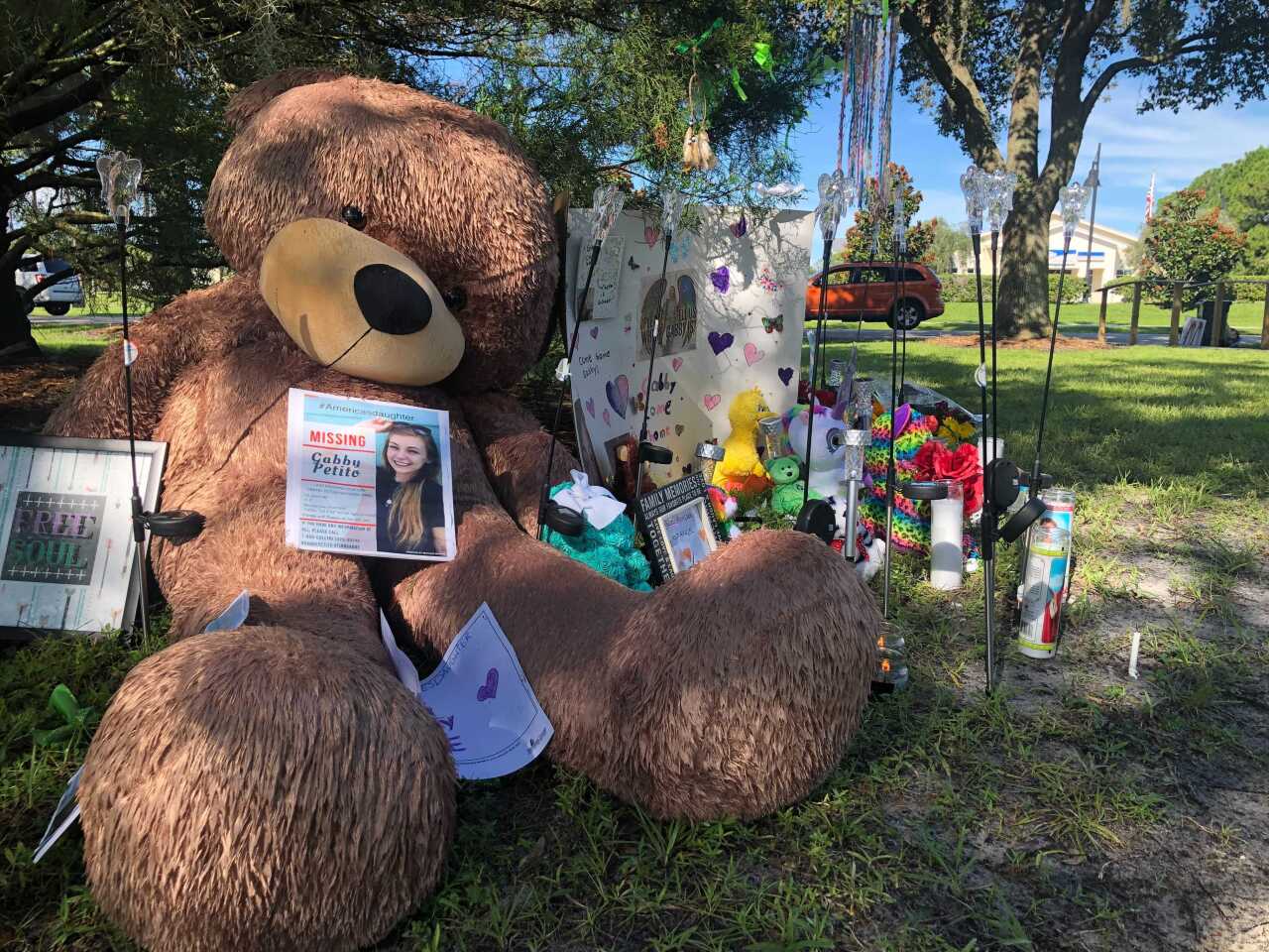 gabby petito memorial in north port (3).jpg