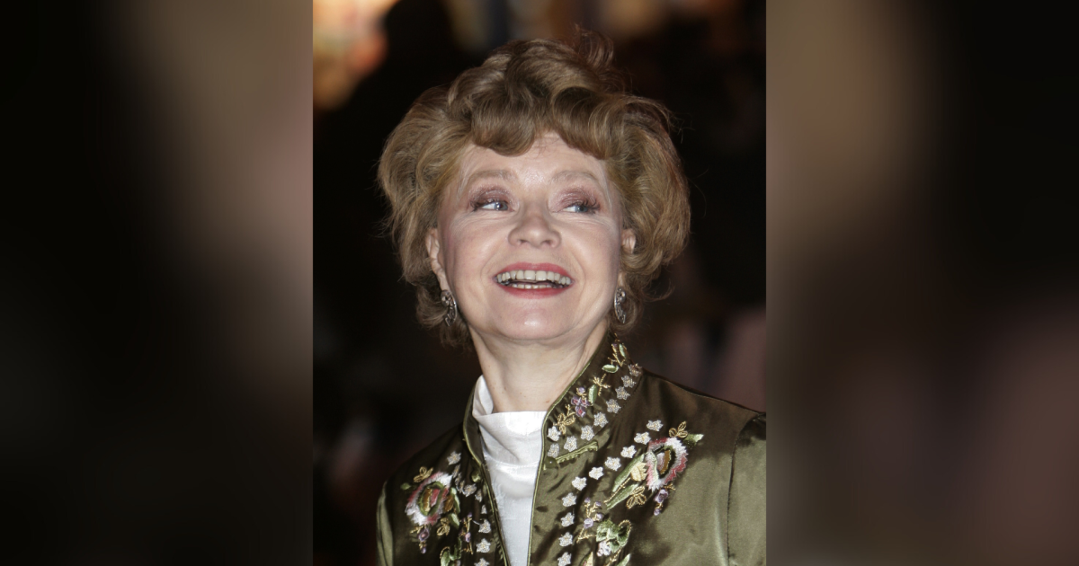 Sybil Sitcom Prunella Scales, who played Sybil in British sitcom 'Fawlty Towers ...