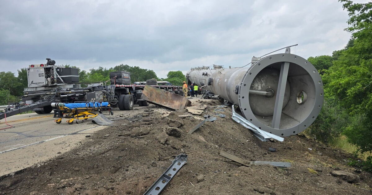 Highway in Temple, Texas, still closed after load accident killed 2, injured 1 - Vimarsana News