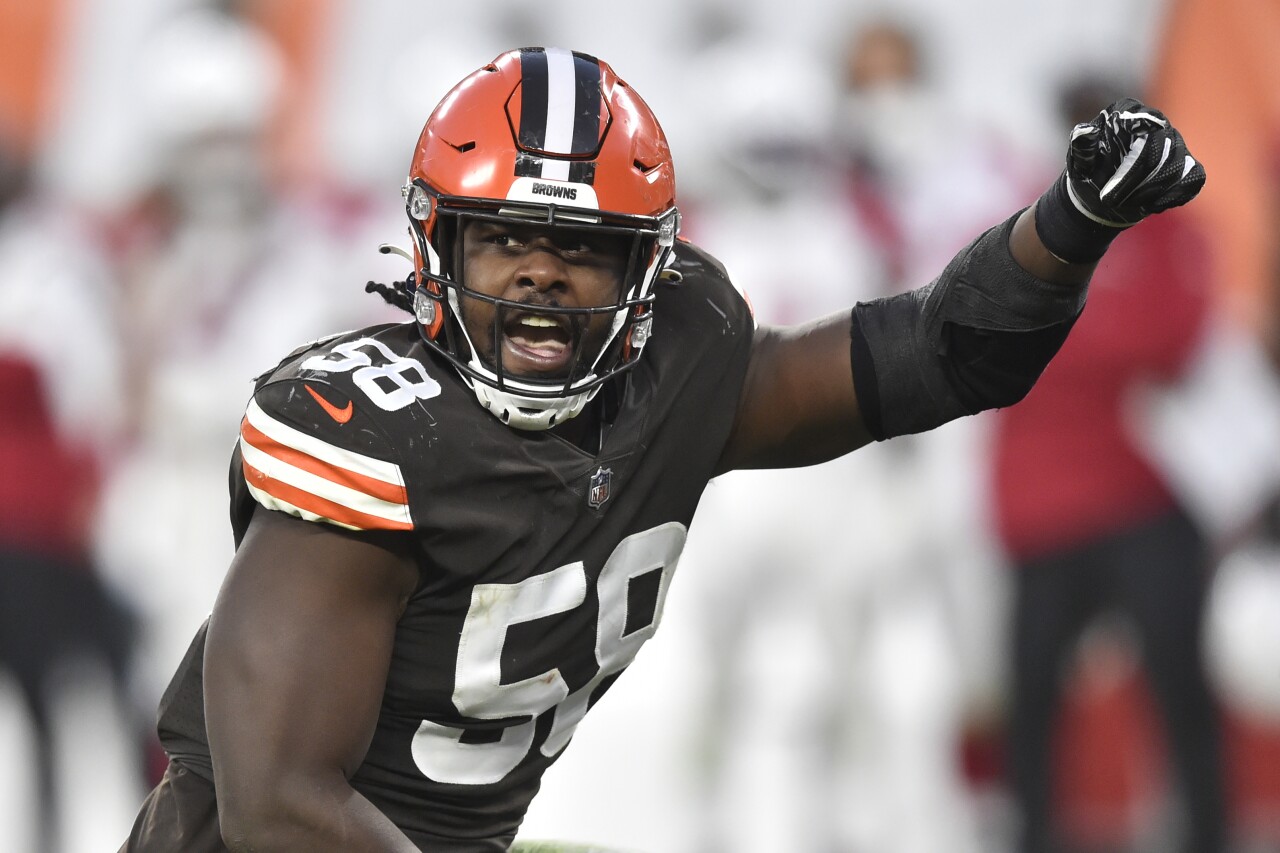 Cleveland Browns defensive tackle Malik McDowell in October 2021