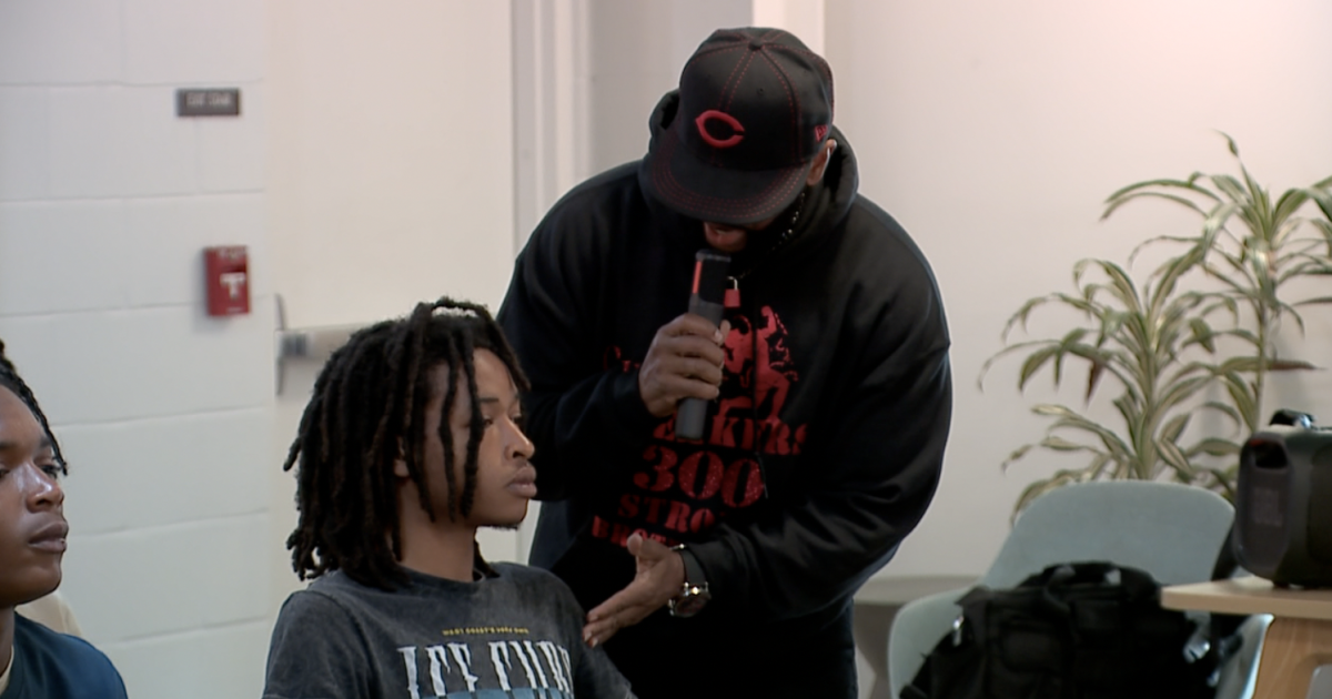 Veteran Black officer teaches youth amid tension Veteran Black officer teaches youth amid tension