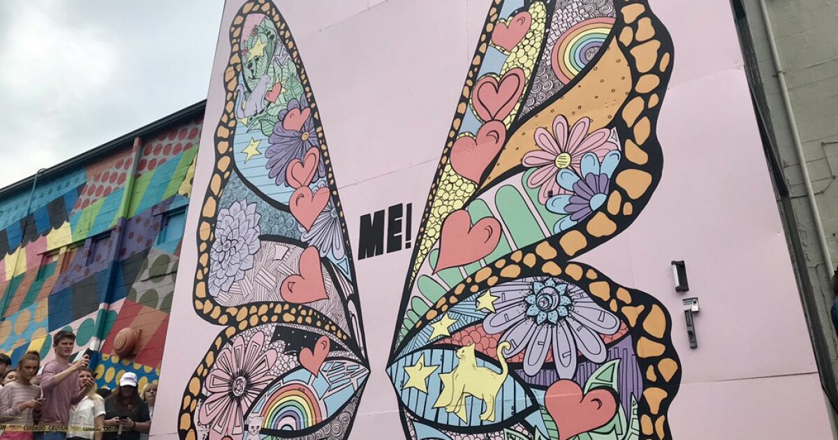 It was no rumor! Taylor Swift stops by butterfly mural in Nashville