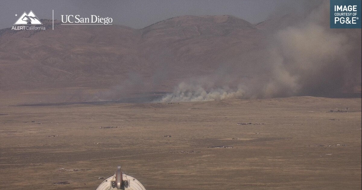 Grass fire breaks out in California Valley