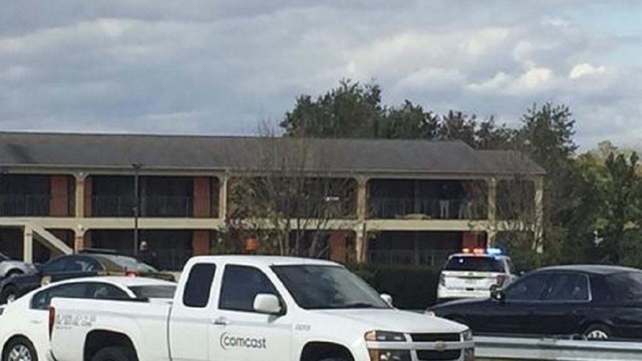 2 killed in police confrontation outside MD motel room