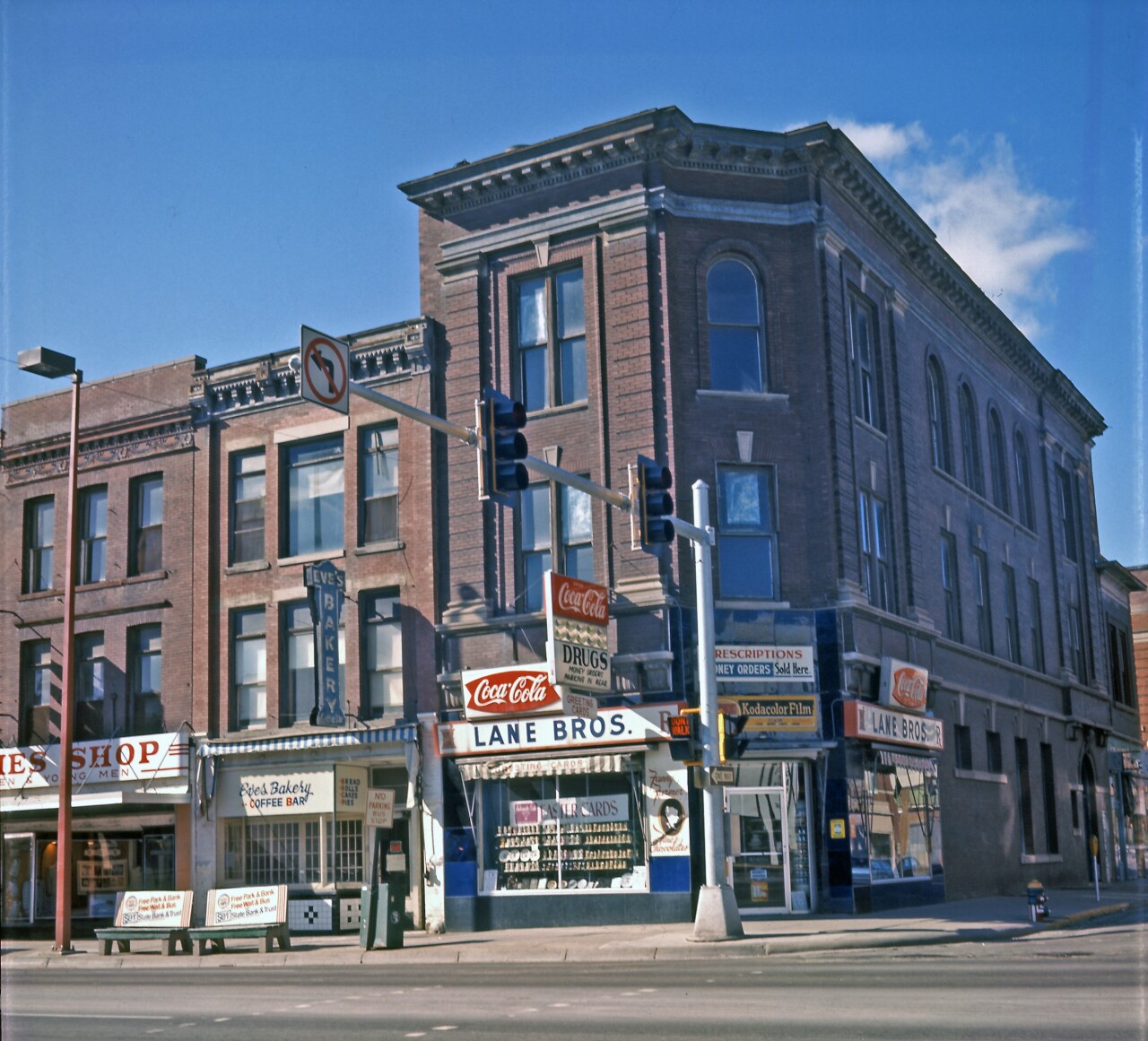 1976_19029_530 W Broadway block pre facade remodel_Courtesy of Richard Warner HSPC.jpg