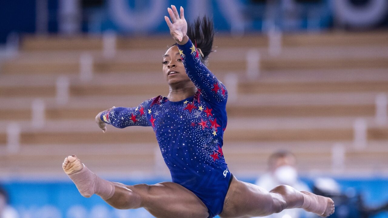 Athletes, celebrities show support for Simone Biles