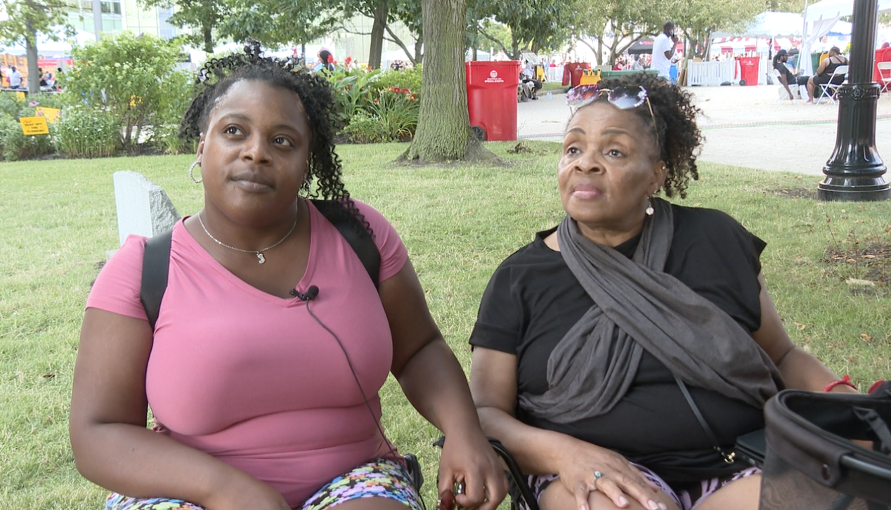 Valerie Simmons & Jaleesa Simmons.png