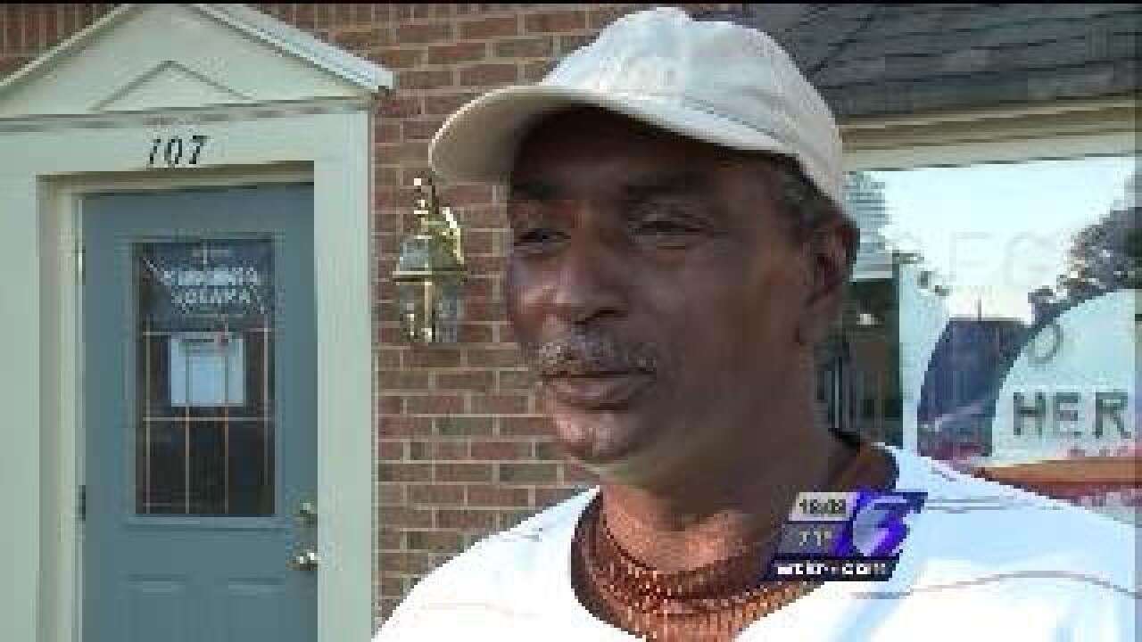 Dozens line up to reserve tickets to see President Obama