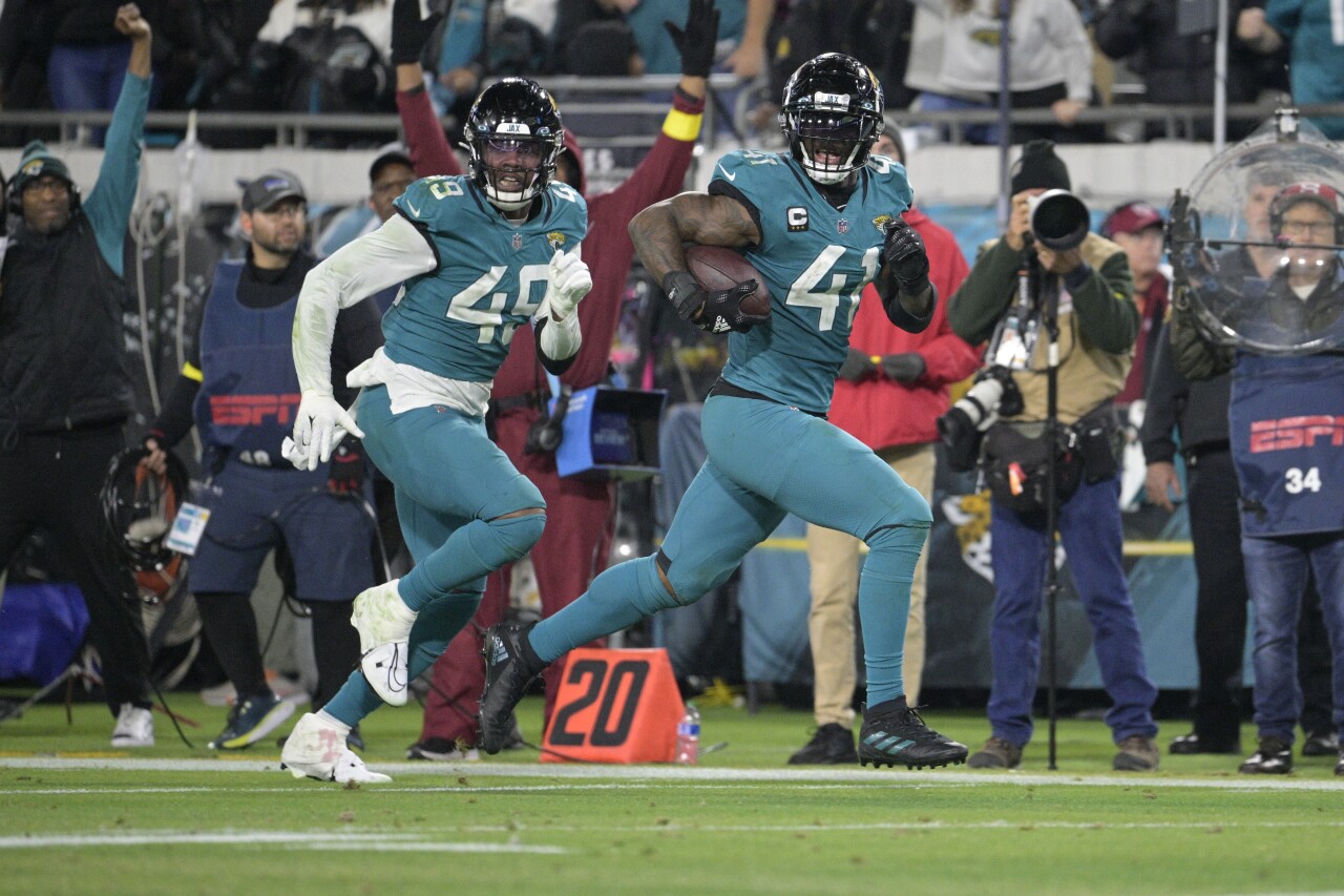 Jacksonville Jaguars linebacker Josh Allen fumble return for TD in fourth quarter vs. Tennessee Titans, Jan. 7, 2023