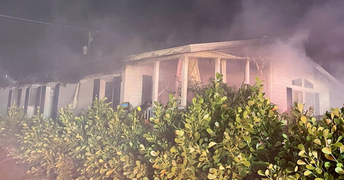 Person suffers minor injuries in Hobe Sound house fire