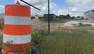 Thomas County is adding a roundabout and more than 6,000 feet of sidewalks in Colonial Square to improve traffic and make streets safer for residents and visitors.
