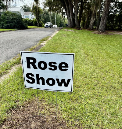 The Tallahassee Area Rose Society is bringing its Autumn Roses Show to Monticello for the first time this Saturday.