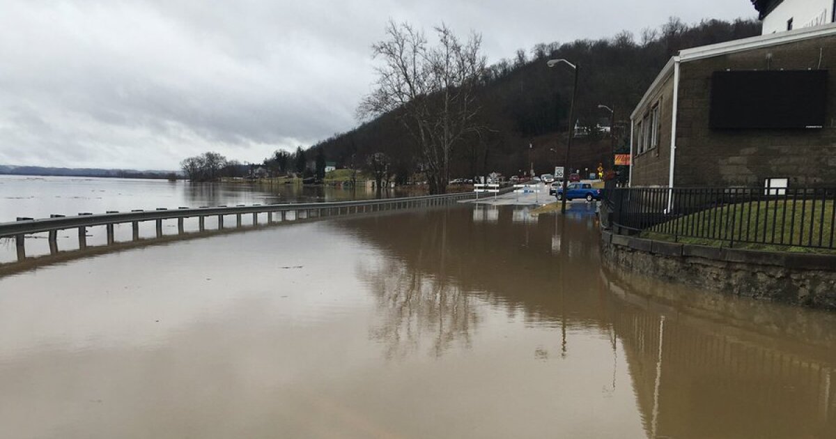Aurora prepares for another flood with memories of the last still fresh