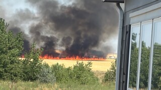 Commerce City grass fire.jpg