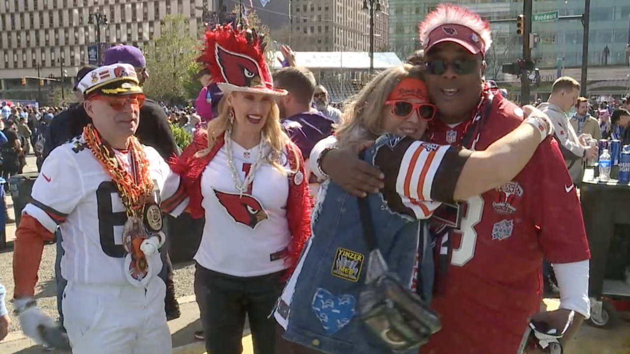 NFL DRAFT SUPER FANS