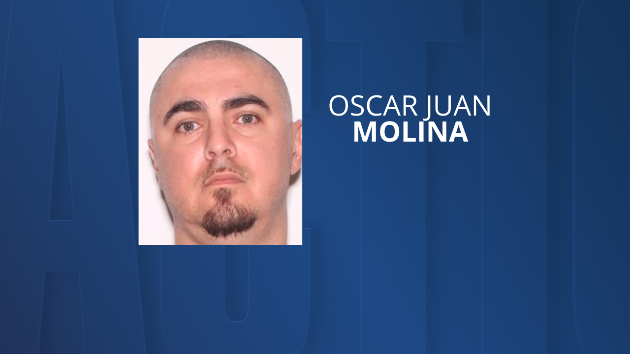 Oscar Juan Molina mug.png