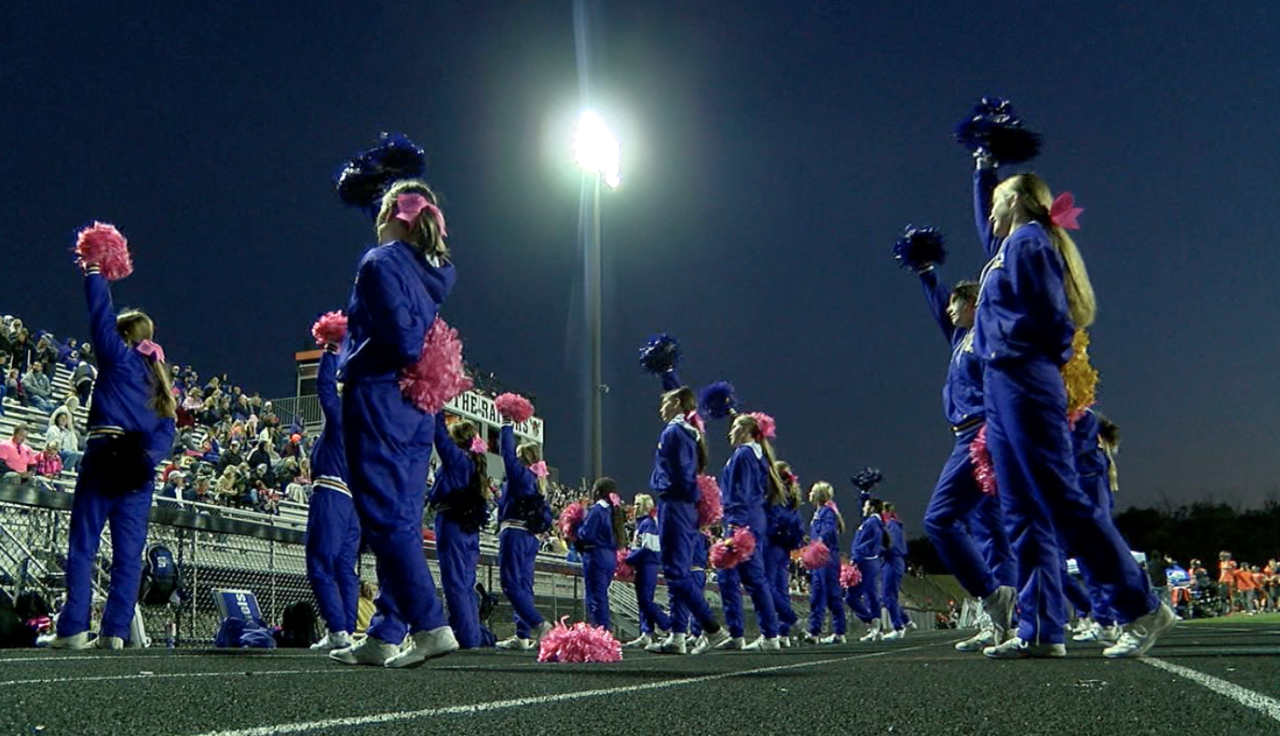 Campbell County cheerleaders