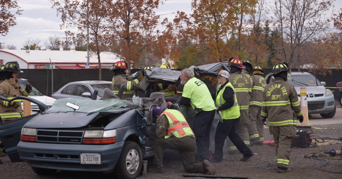 Cascade County DES demonstrates vehicle extrication