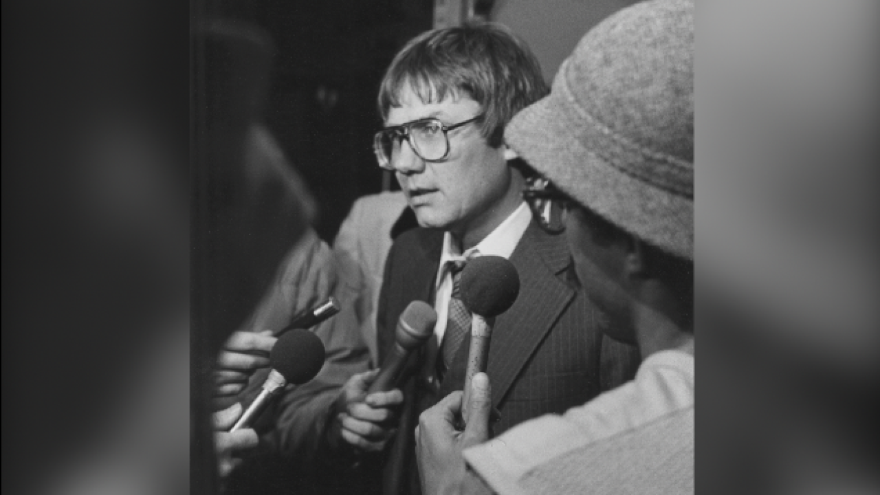 Dave Buss, 1st UWGreen Bay men's basketball coach, dies at 86