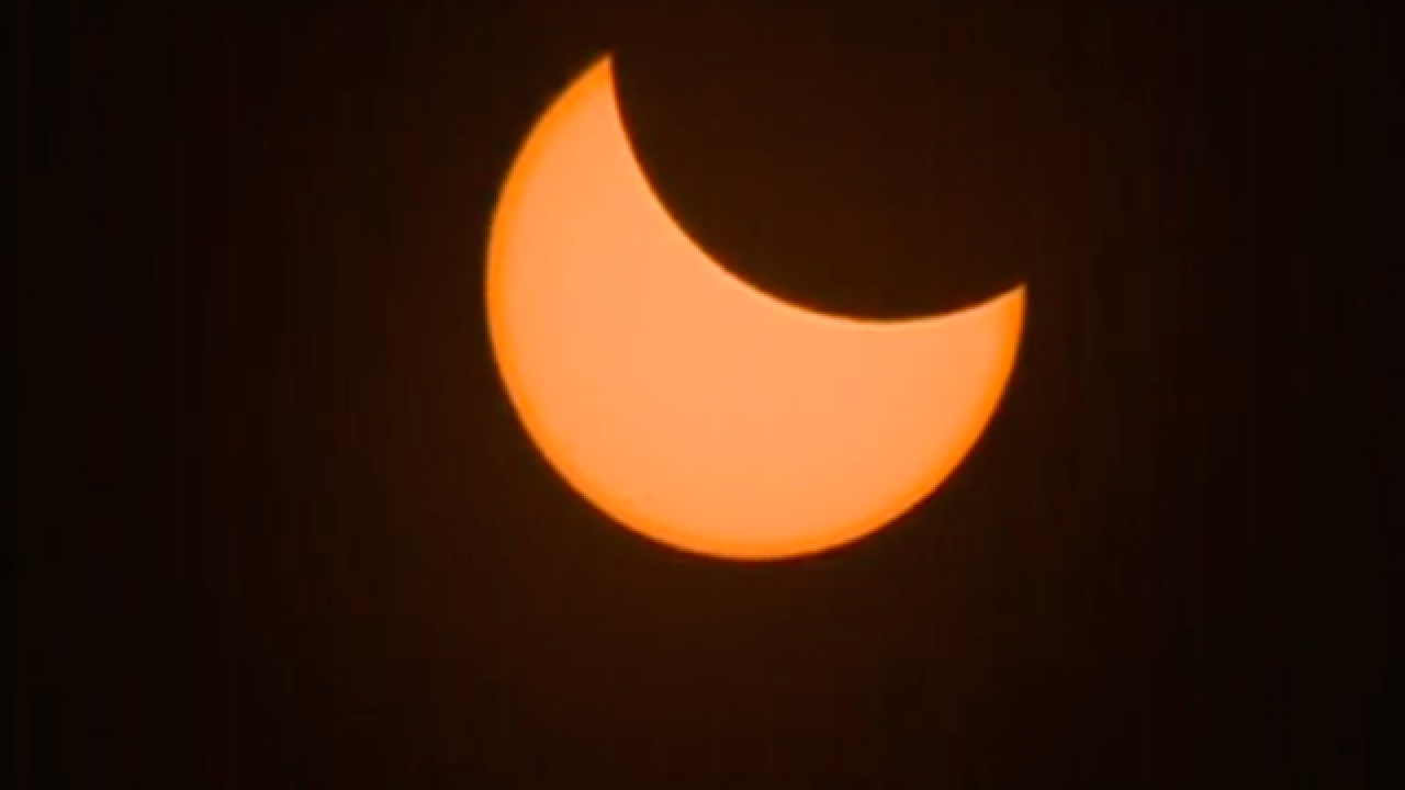 Solar Eclipse 2017 Live Video Stream Historic Eclipse Turns Day Into Night Across The Us