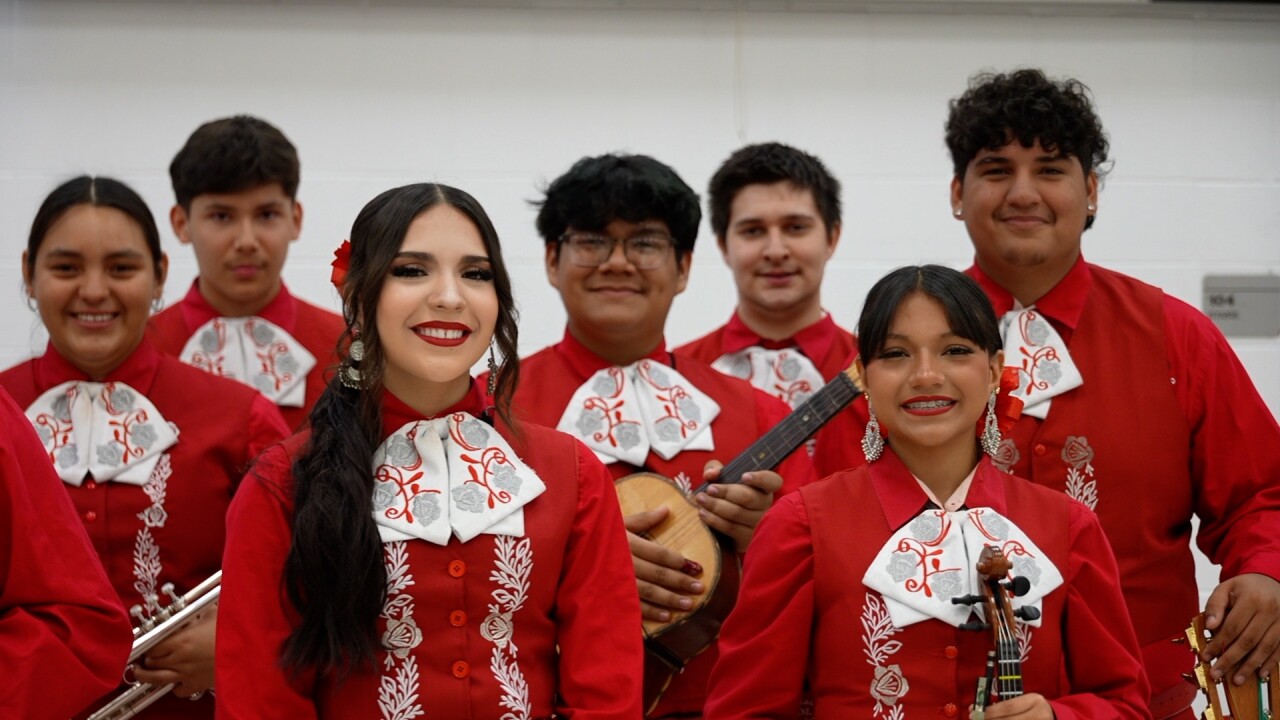 Robstown Early College High School Mariachi Sol Rojo 2