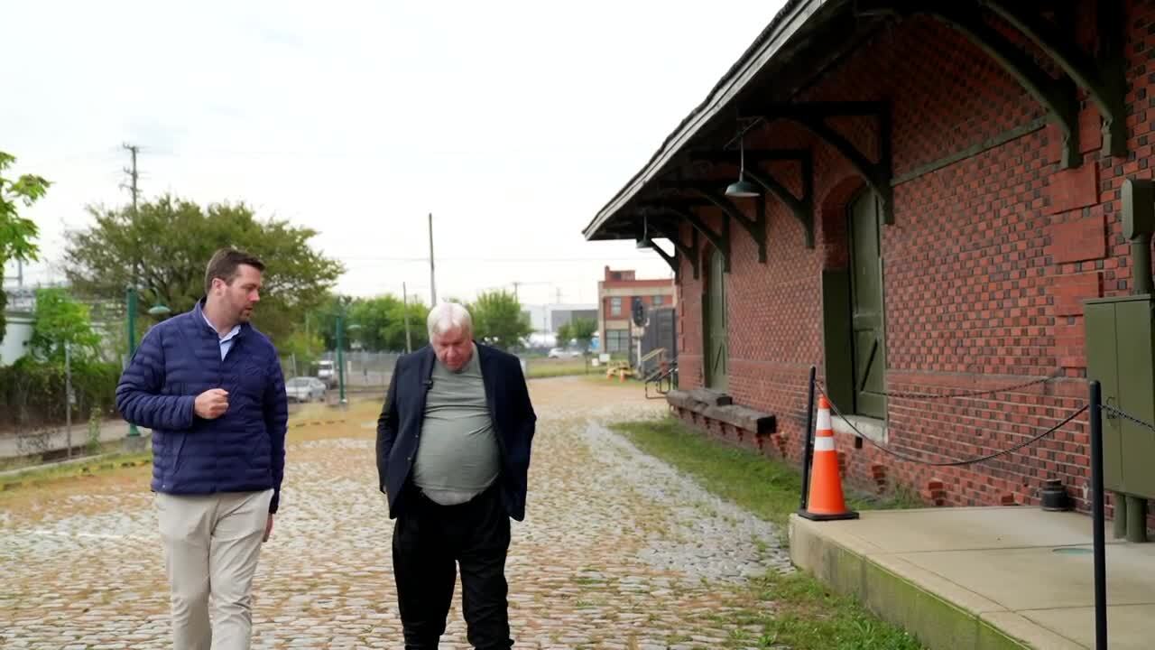 Museum Committee Chair George Saunders