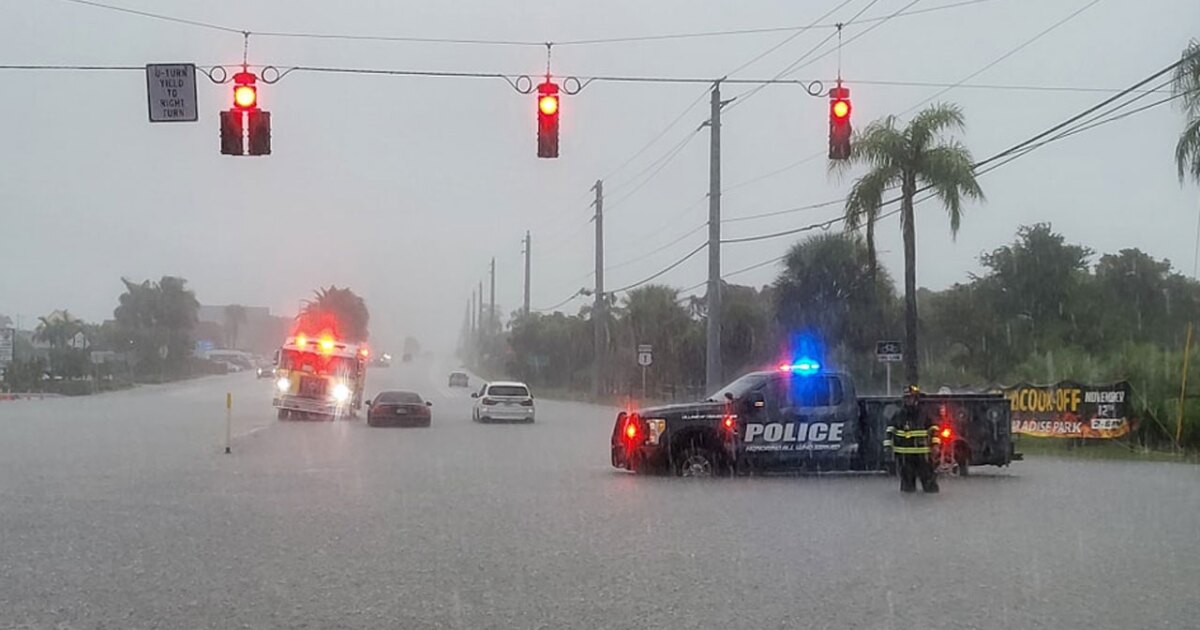 Heavy rains flood streets in Tequesta, Jupiter